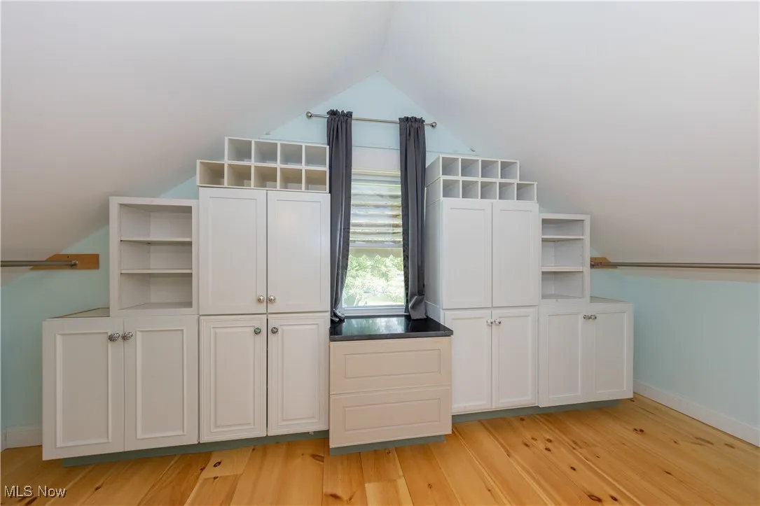 Large walk in close in the master suite