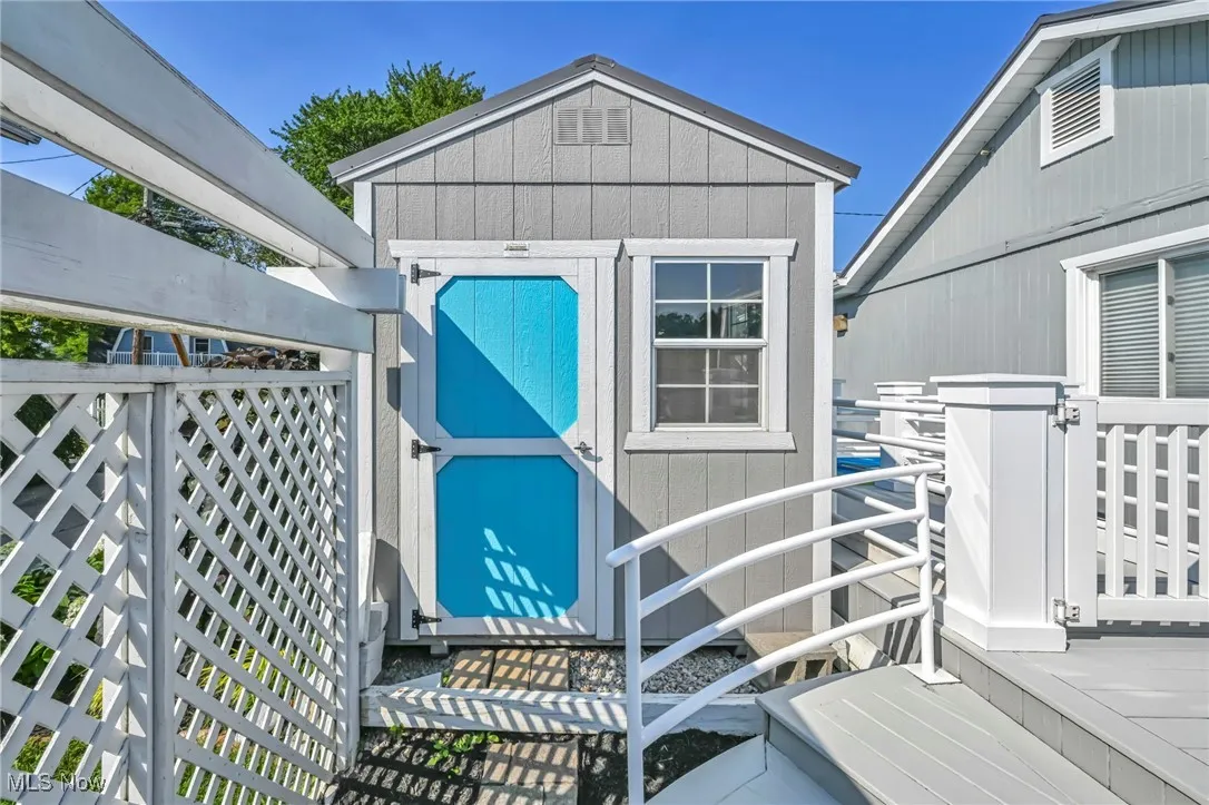 Outdoor shed