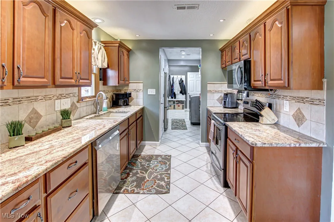 637 East Drive, Brunswick, Ohio,MLS Now Listing ID
