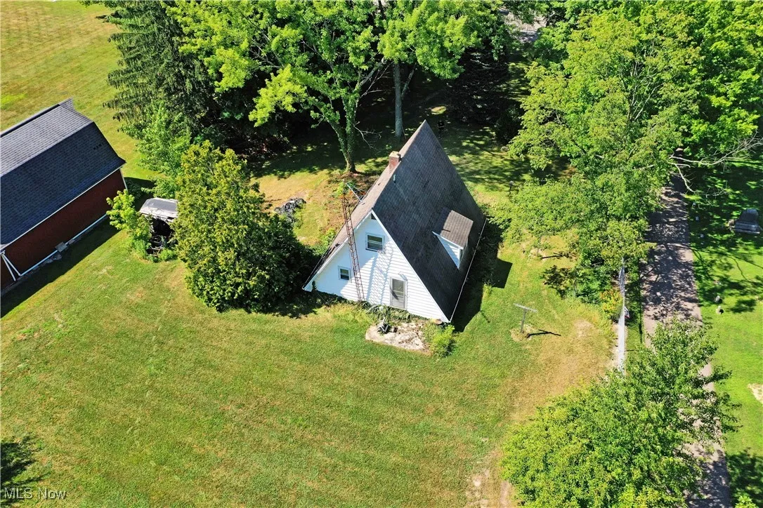 Aerial view of property and surrounding area