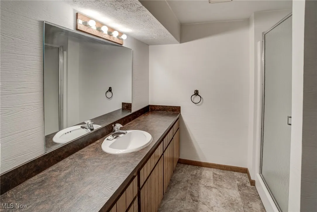 5009 Lansdowne Drive, Solon, Ohio 44139,MLS Now Listing ID