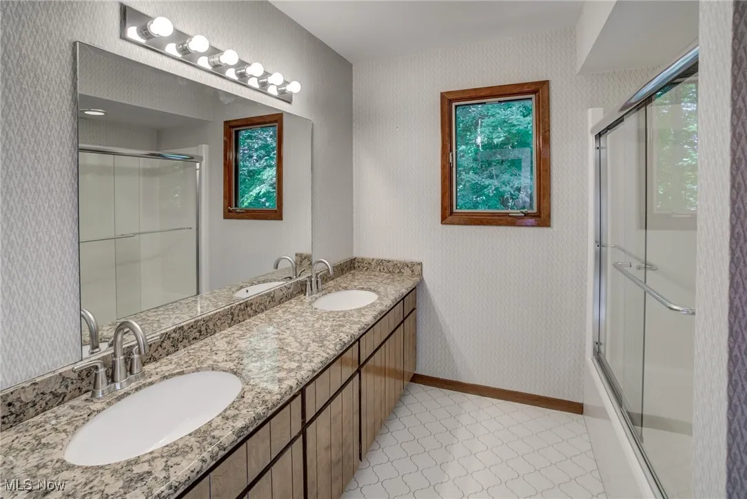 5009 Lansdowne Drive, Solon, Ohio 44139,MLS Now Listing ID