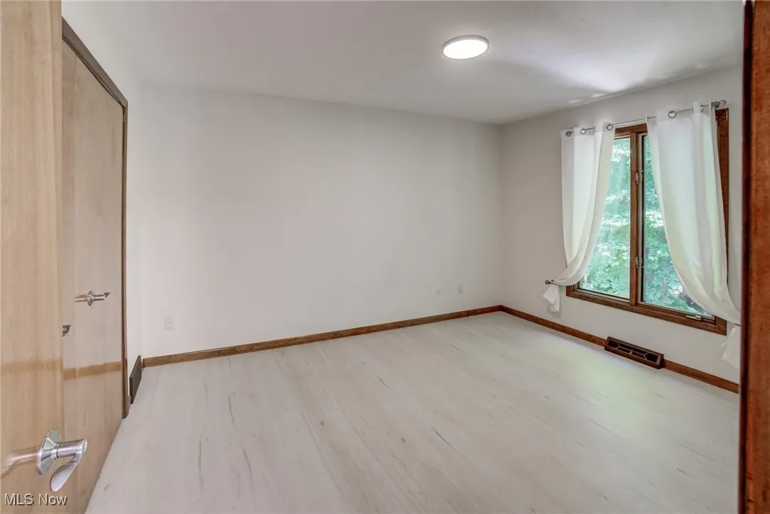 5009 Lansdowne Drive, Solon, Ohio 44139,MLS Now Listing ID