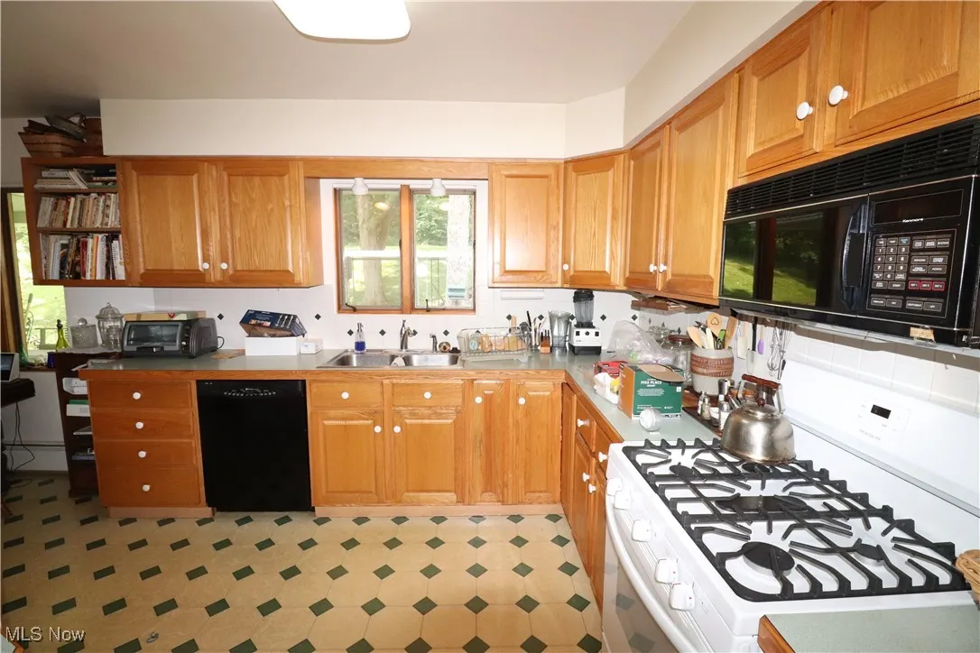 652 S Sheraton Drive, Akron, Ohio,MLS Now Listing ID