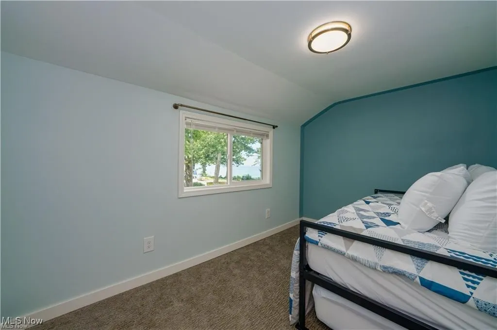 second bedroom Tandem bed put away
