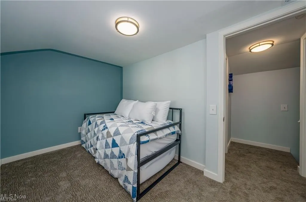 second bedroom Tandem bed put away