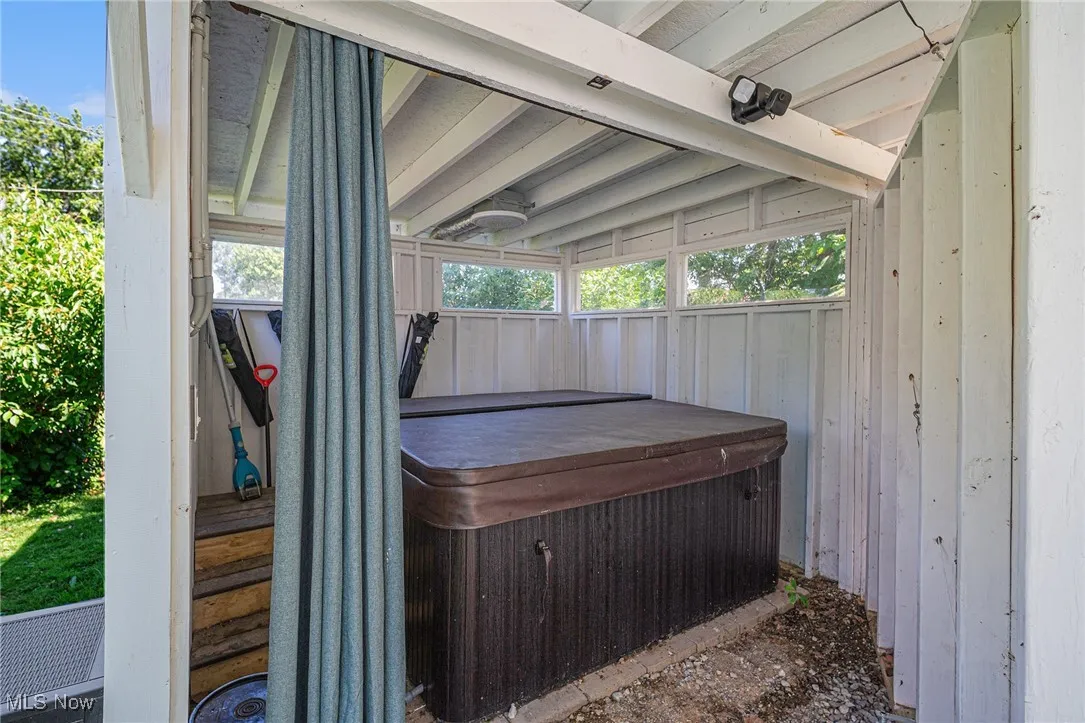 Hot tub room/ Carport