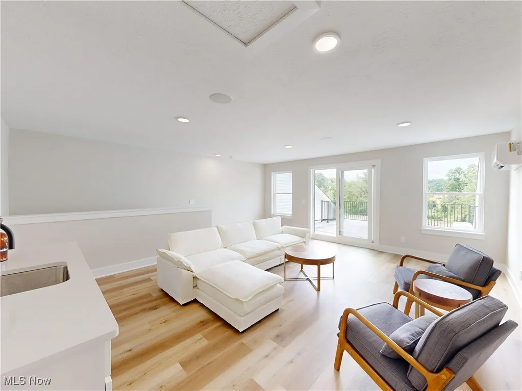 Roof Top Recreation room with wet bar.