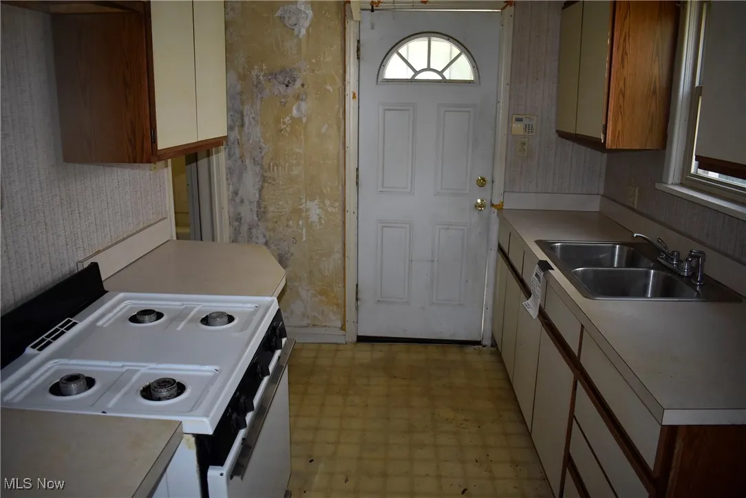 353 Hilton Avenue, Youngstown, Ohio,MLS Now Listing ID