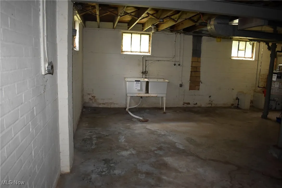 353 Hilton Avenue, Youngstown, Ohio,MLS Now Listing ID