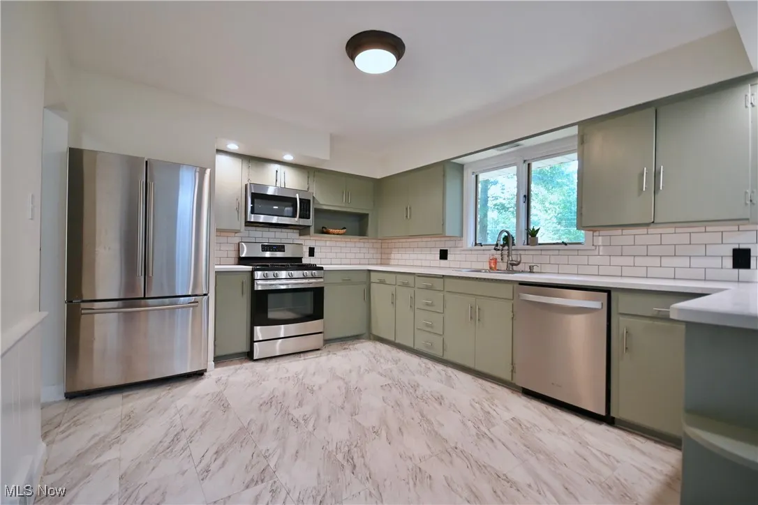 365 Sleepy Hollow Drive, Canfield, Ohio,MLS Now Listing ID
