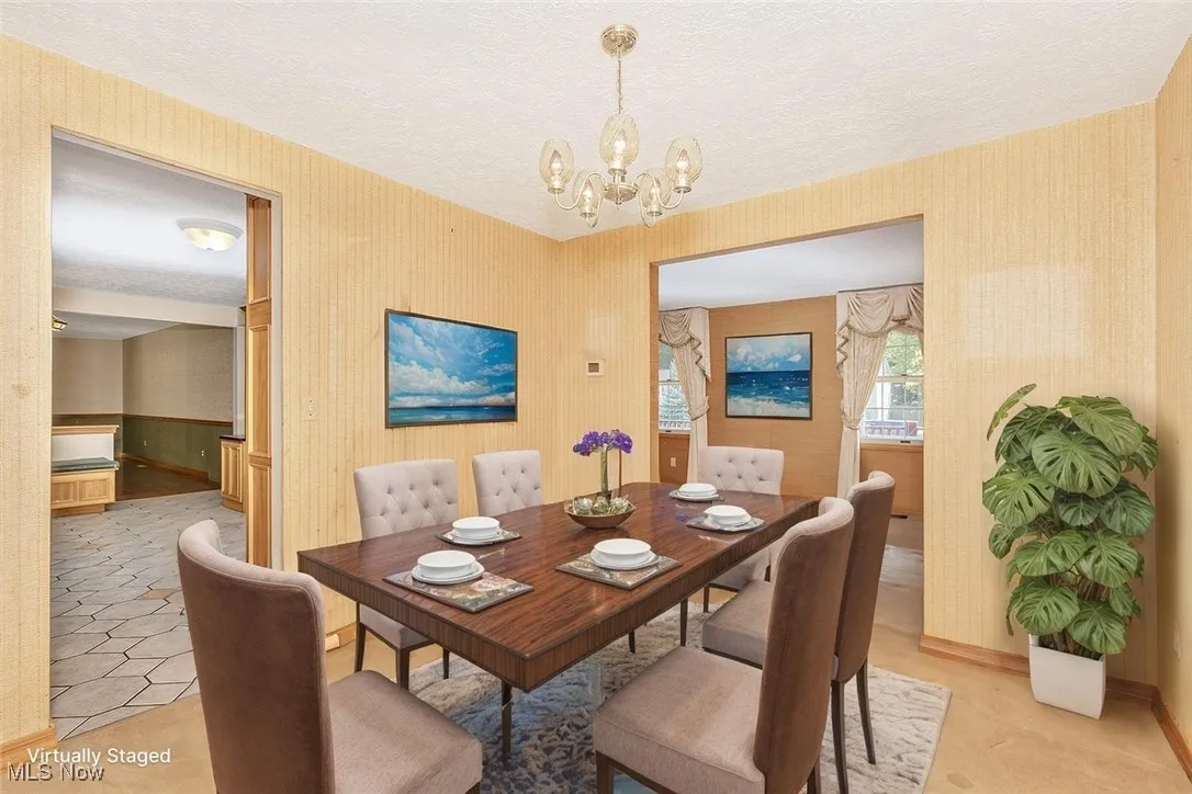 Virtually staged dining room