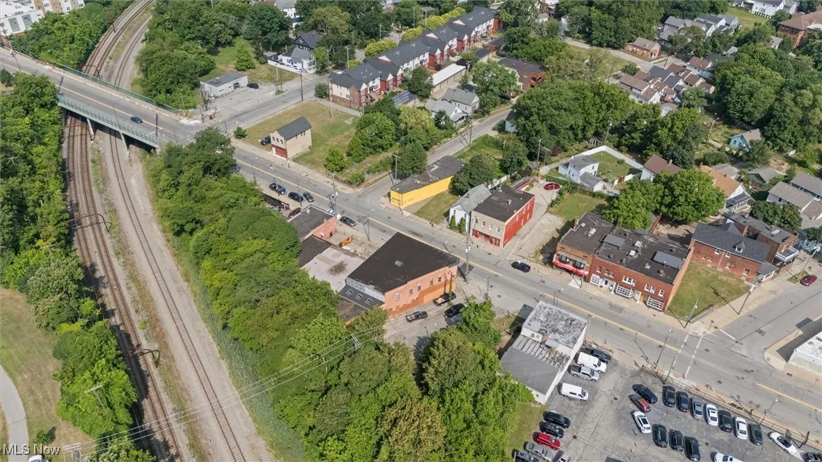 Aerial view of property and surrounding area