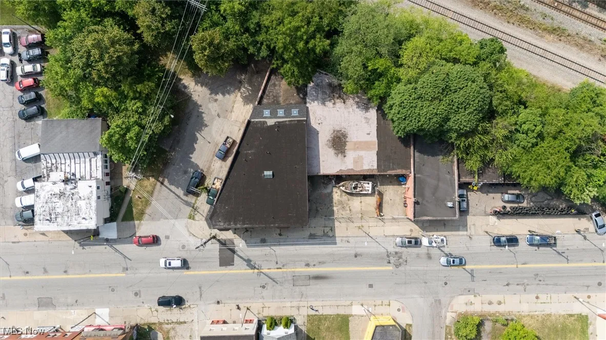Aerial view of property and surrounding area