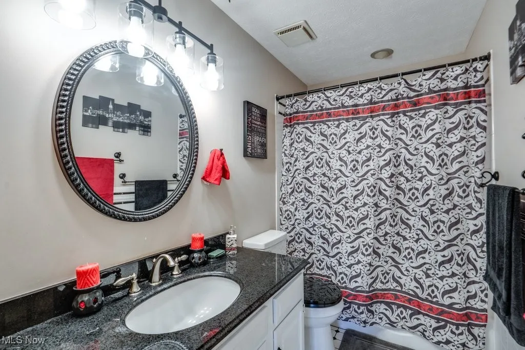 Main Full Bath