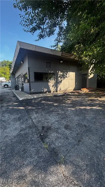 View of side of home