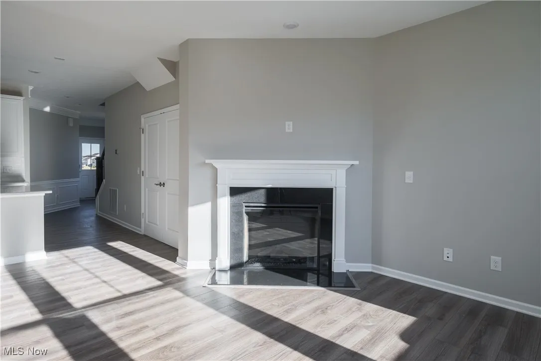 Electric fireplace