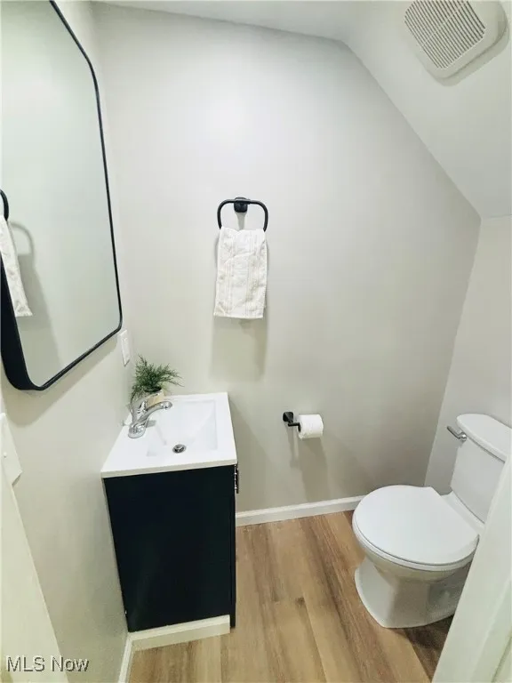 Half bath on main flooor