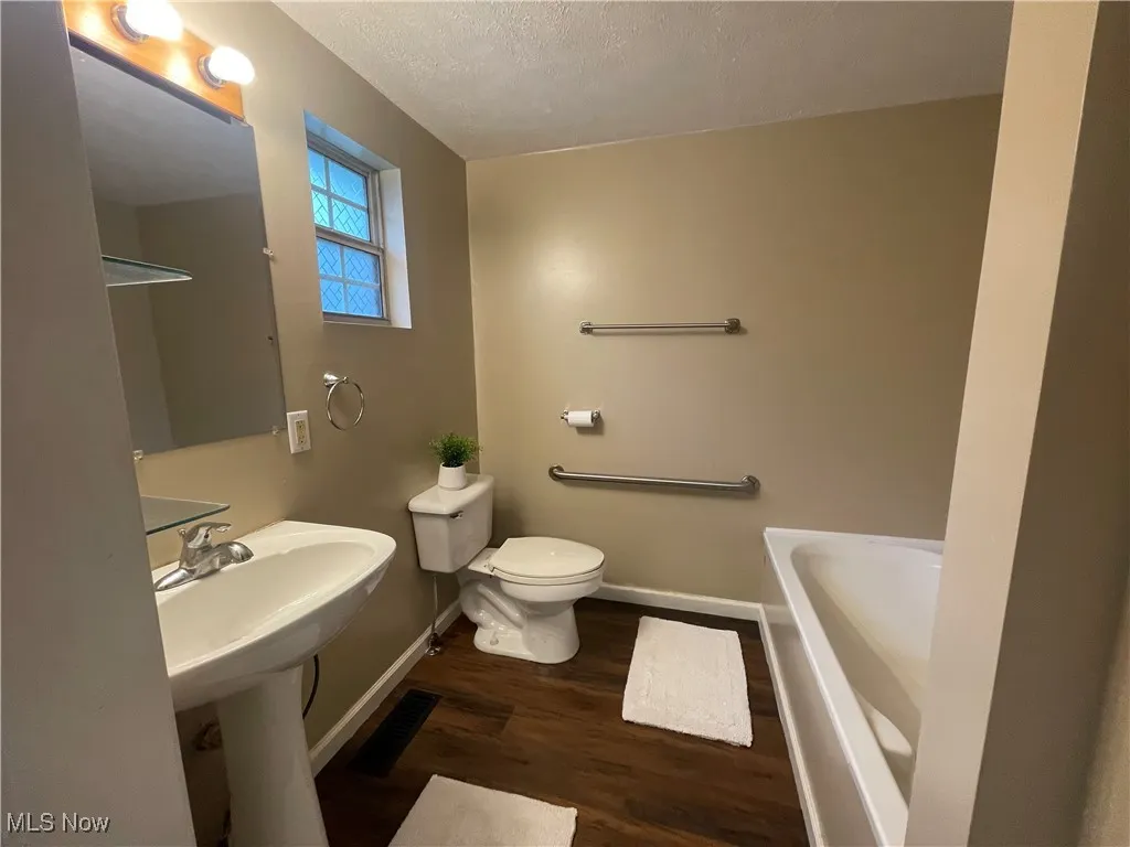 Bathroom Bedroom 1