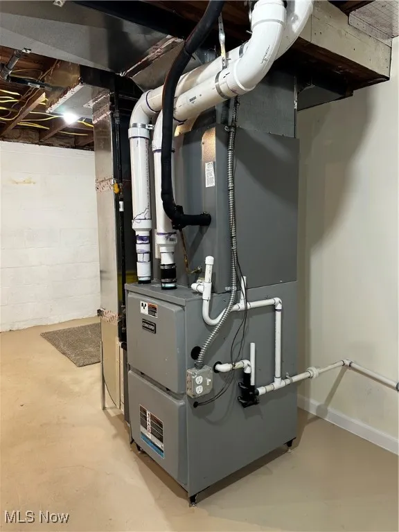 Utilities with heating unit
