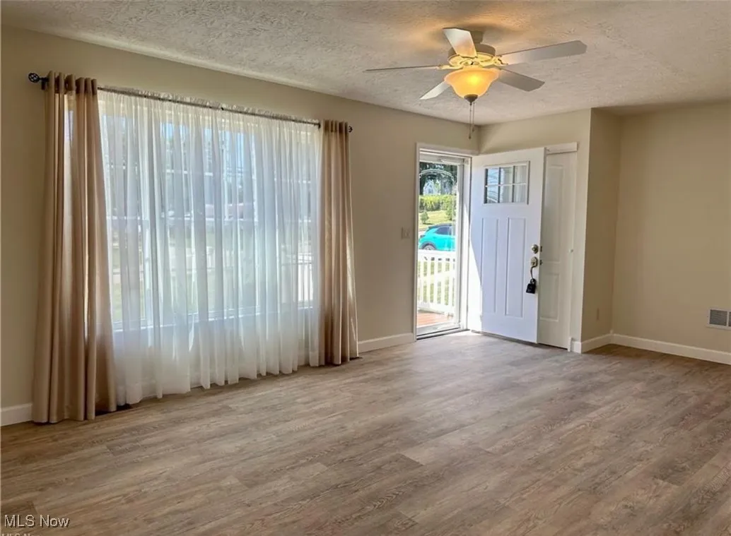 Unfurnished living room