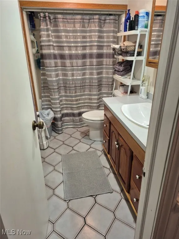 1st Main Bath