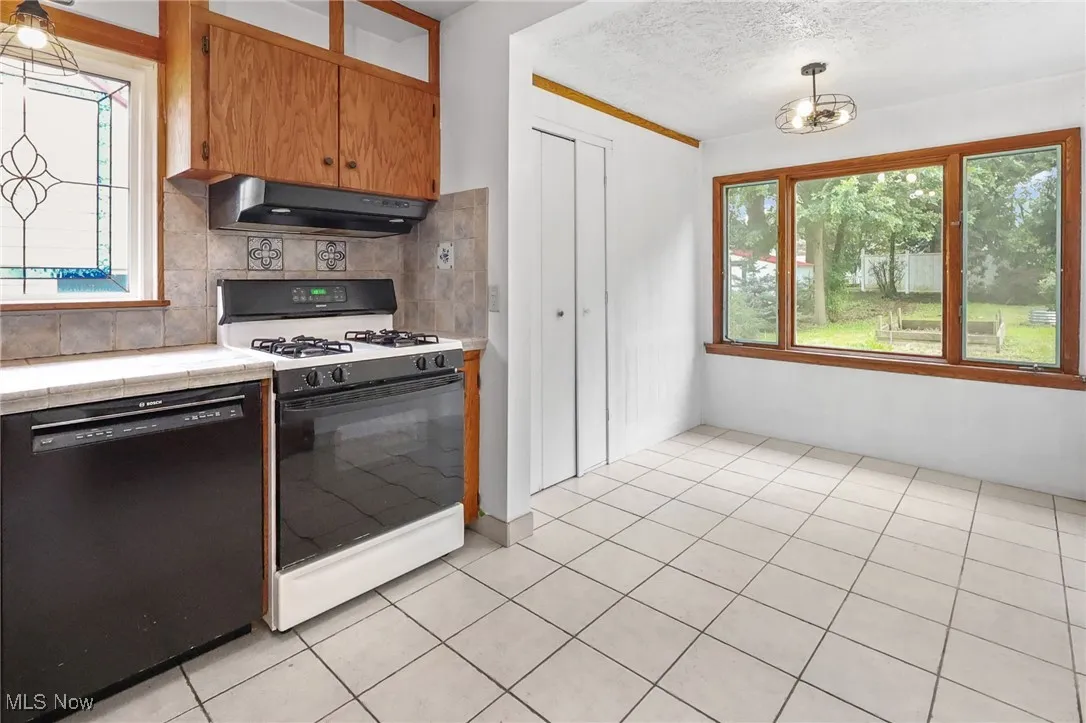 562 Bloomington Drive, Wooster, Ohio,MLS Now Listing ID