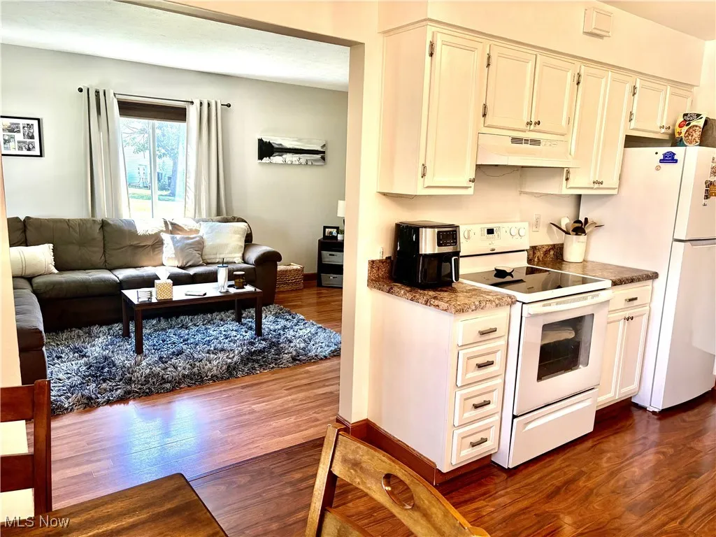 Kitchen  to living room