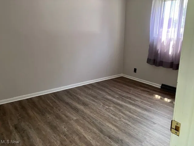 Apartment bedroom 2