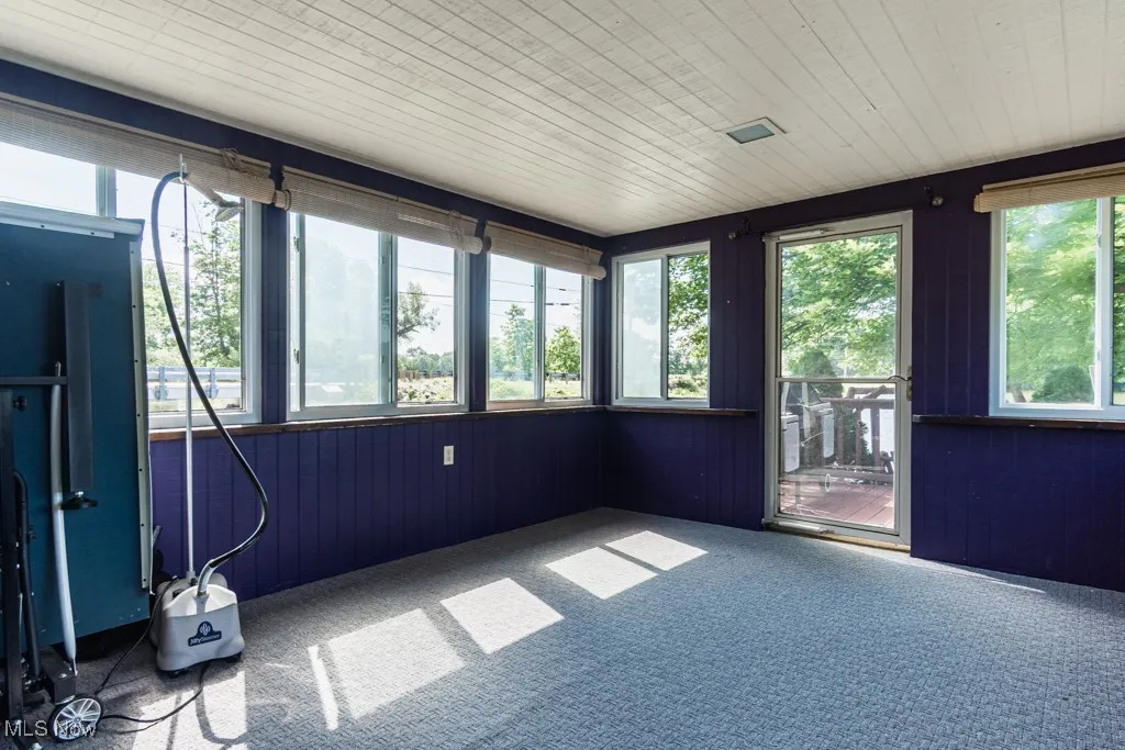 3-seasons room