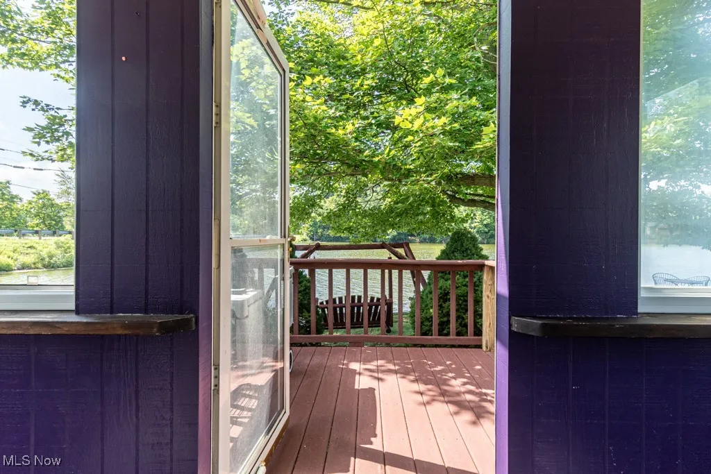 Deck off 3-season room