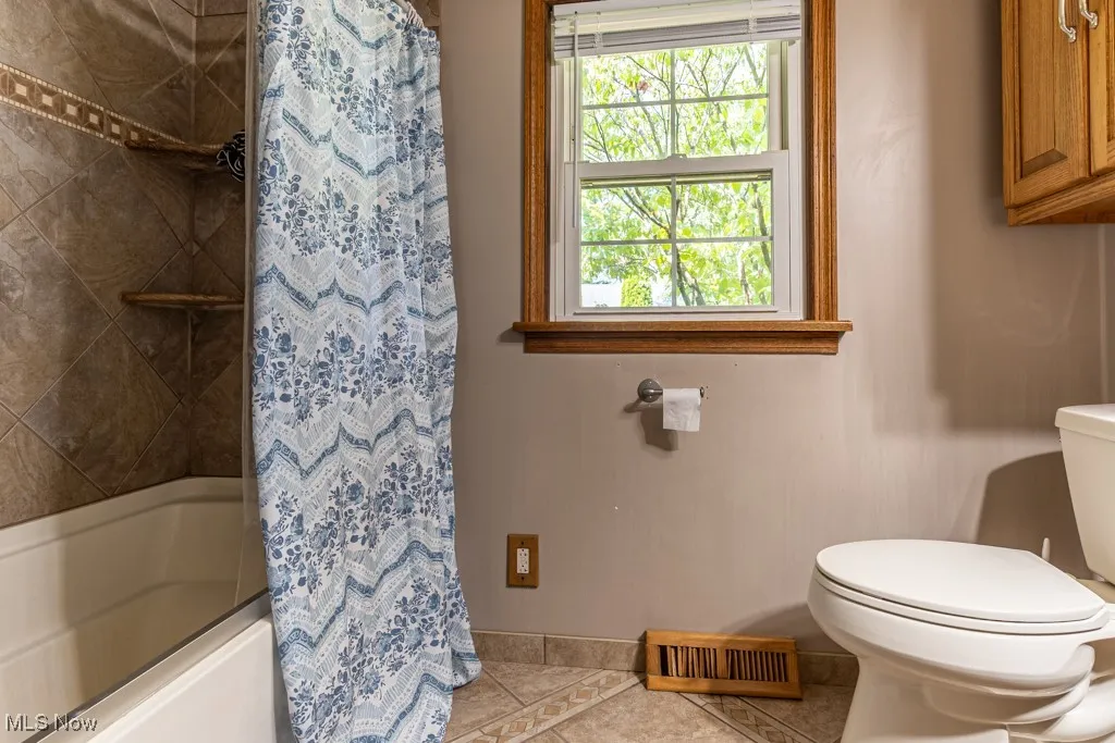 Full bathroom