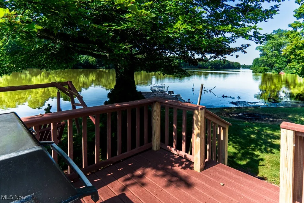 Deck off the 3-season room