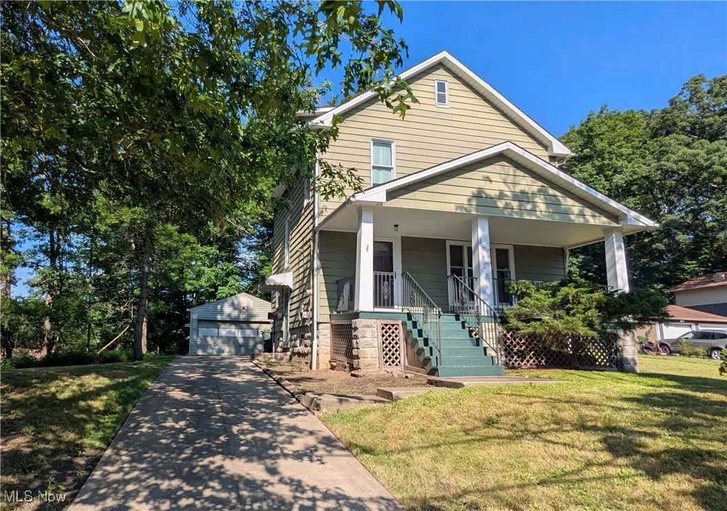 View of front of home with covered front porch