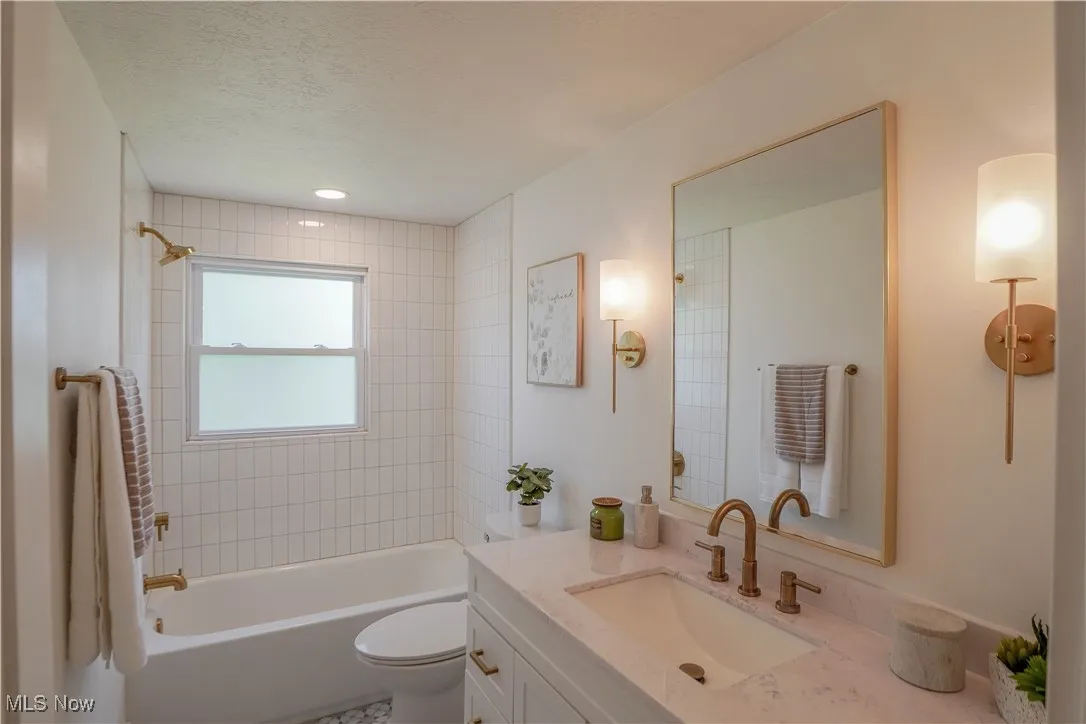 Full bathroom