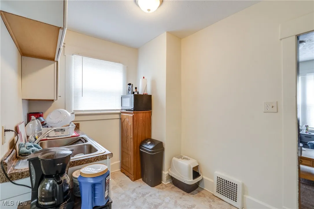 bottom unit