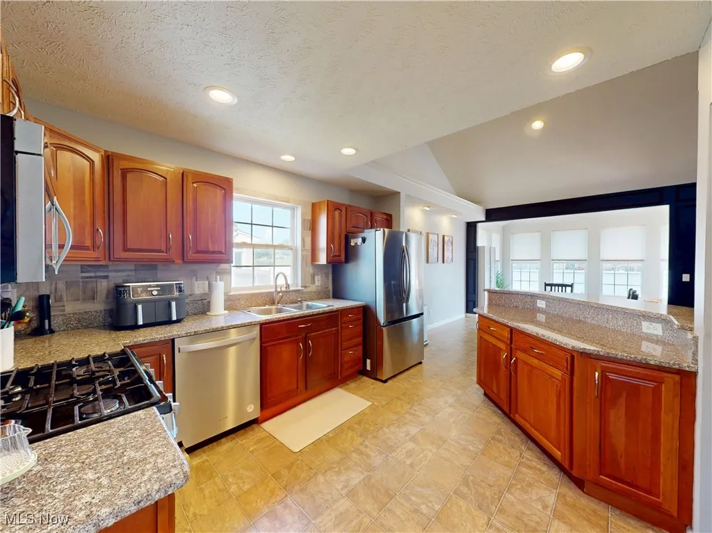 581 Colonial Drive, Painesville, Ohio 44077,MLS Now Listing ID