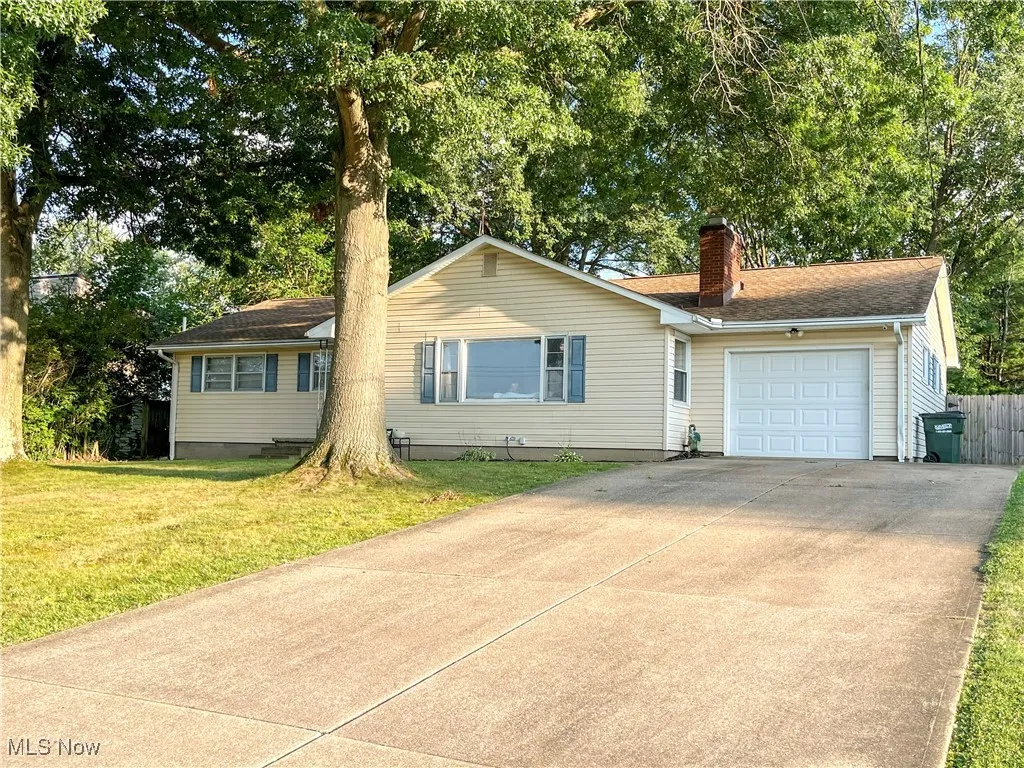 212 Beechwood Street, Louisville, Ohio,MLS Now Listing ID