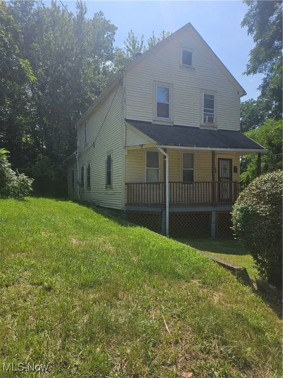  Front View
