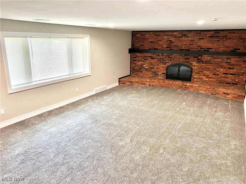Family Room/Fireplace