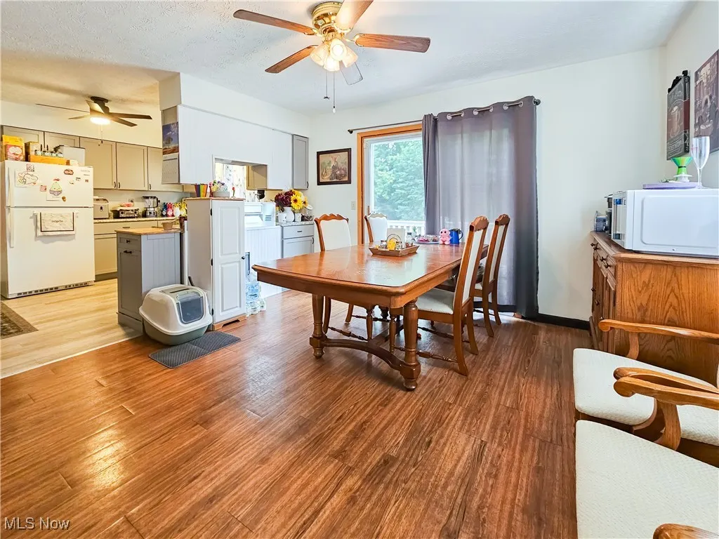 4503 dining space