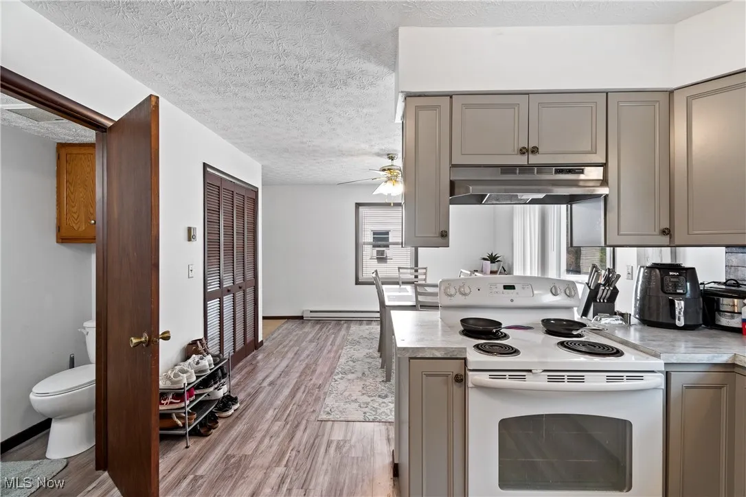 4505 kitchen/ 1.5 bath