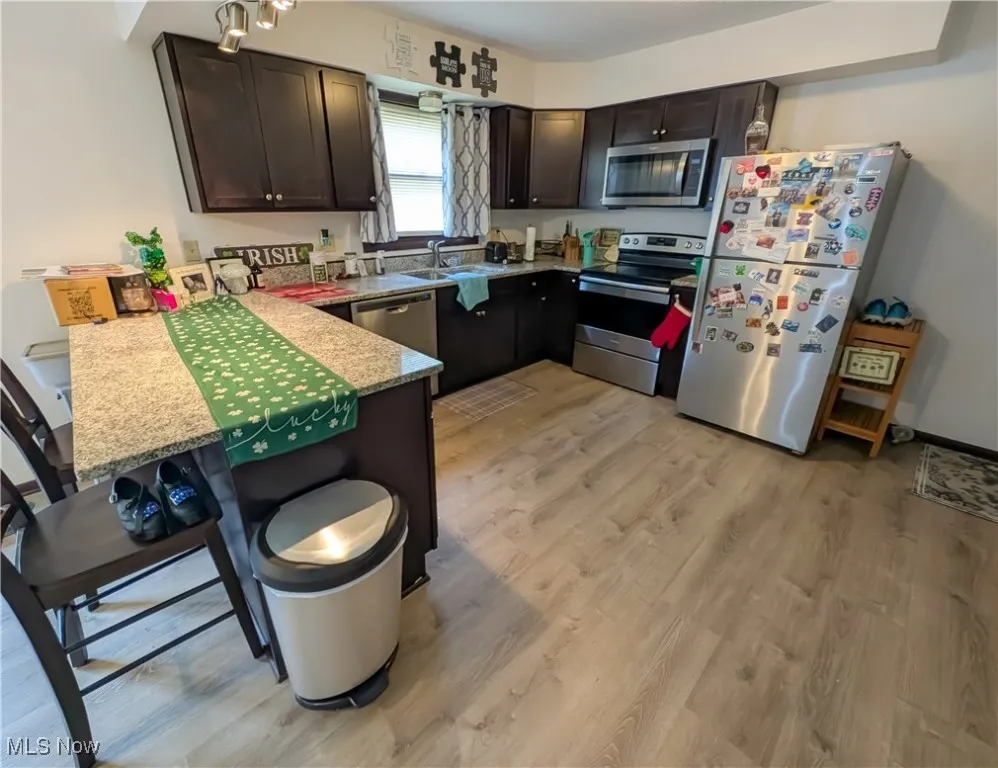 4477 breakfast bar