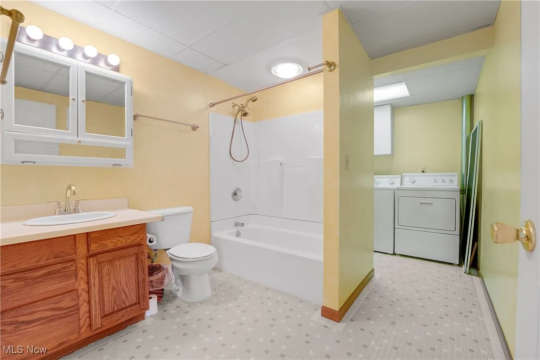 Full Bathroom in Basement Suite