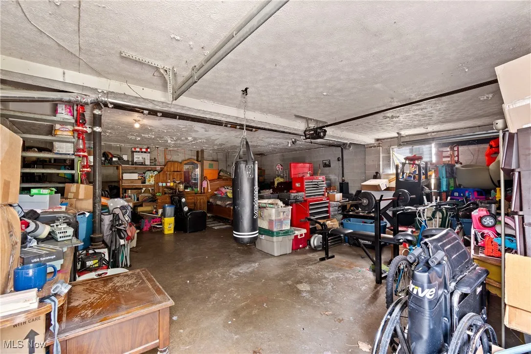 4513 2 car garage