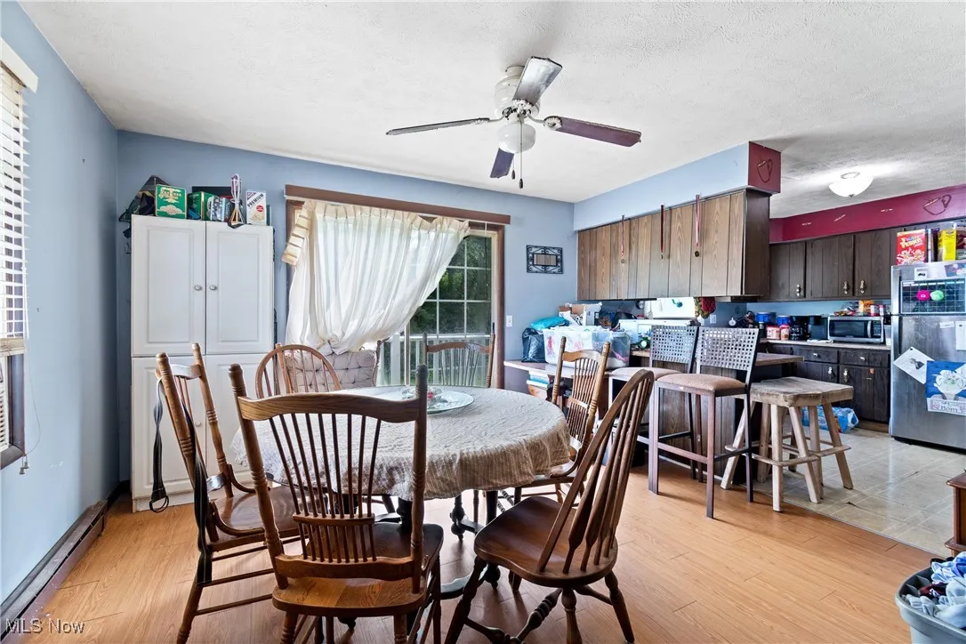 4513 dining space