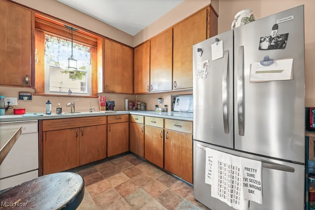 204 E Broad Street, Louisville, Ohio,MLS Now Listing ID