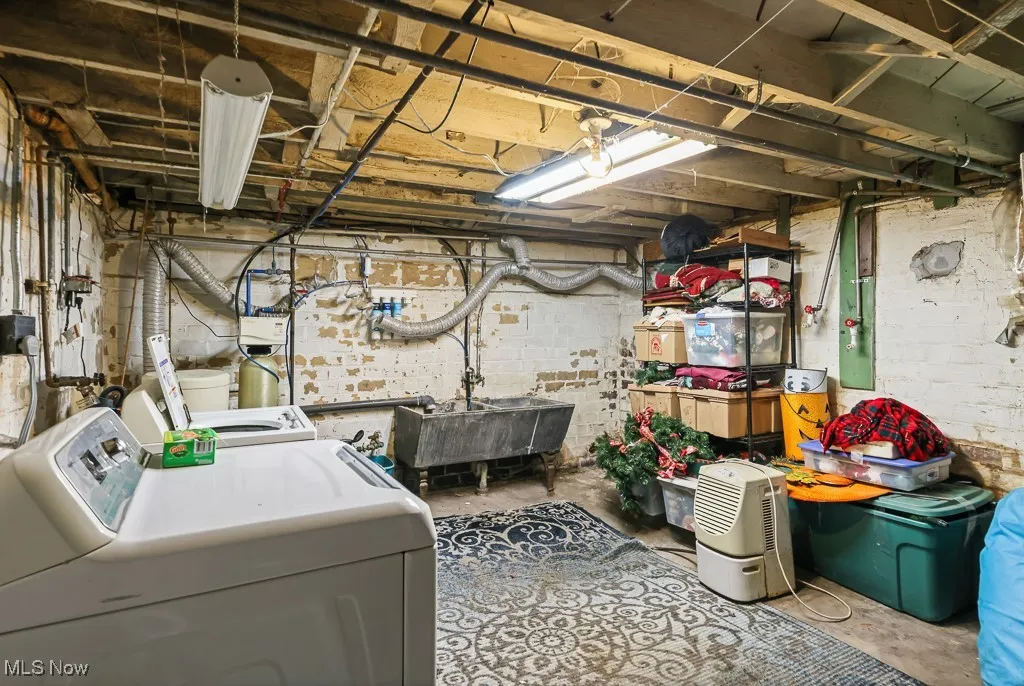 204 E Broad Street, Louisville, Ohio,MLS Now Listing ID