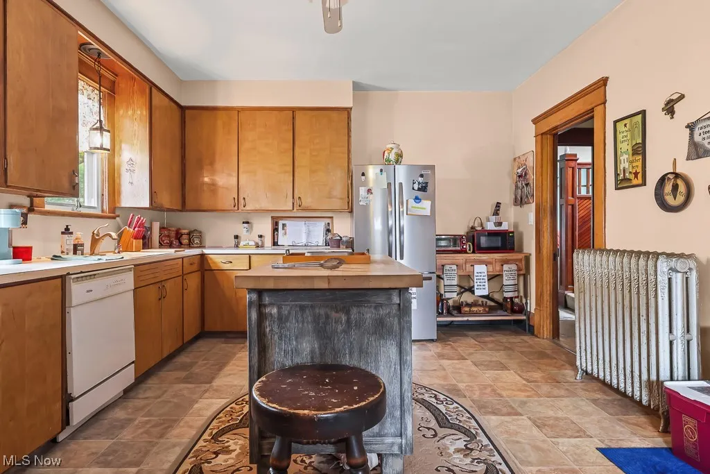 204 E Broad Street, Louisville, Ohio,MLS Now Listing ID