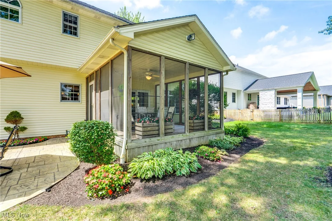 screened in rear porch